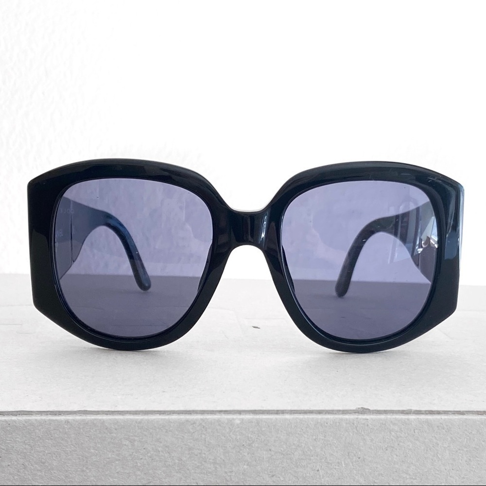 CHANEL Vintage 1990‘s Oversized Runway Sunglasses - Picture 3 of 12